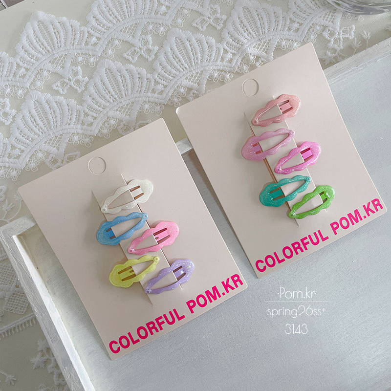 New Korean-style candy-colored cloud bb hair clips for children, sweet and crumbly bangs hair clips, baby cloud bye-bye hair accessories for women Application Scenario