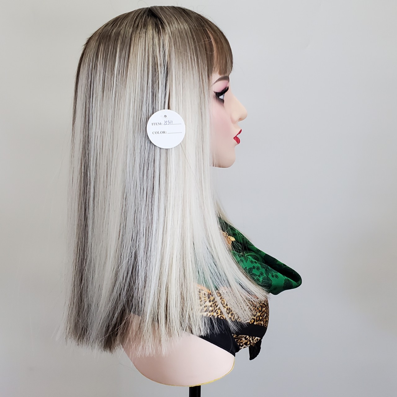 Cross-border European and American natural and smooth air bangs long straight hair women's wig, off-white manufacturer in stock, straight bangs Application Scenario