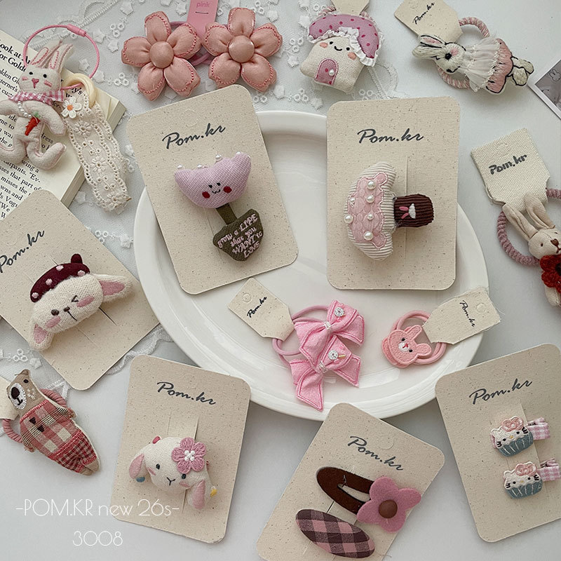 Acrylic cute children's hairpins, gripper hair accessories, fashionable little princess hairpins details Picture