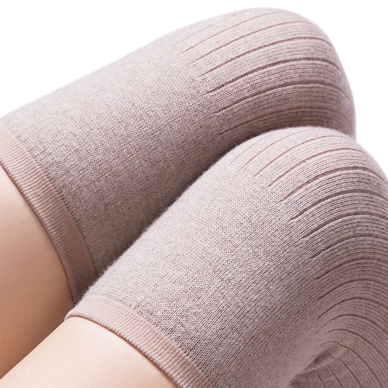 Wholesale cashmere knee pads from the manufacturer are warm, light, not bulky, comfortable and fit the skin. Wool knee pads for air conditioning in summer Specification image