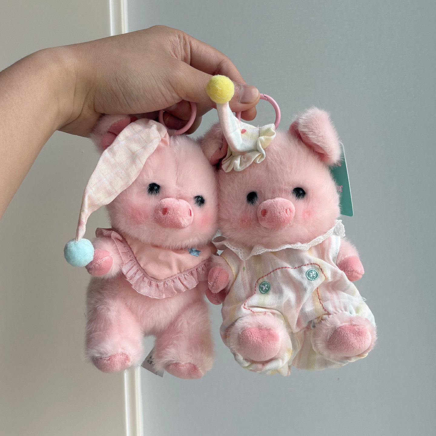 Duoai Genuine pajamas, Dudu Pig plush keychain, Angel Wings, pink Pig doll bag Pendant, healing doll