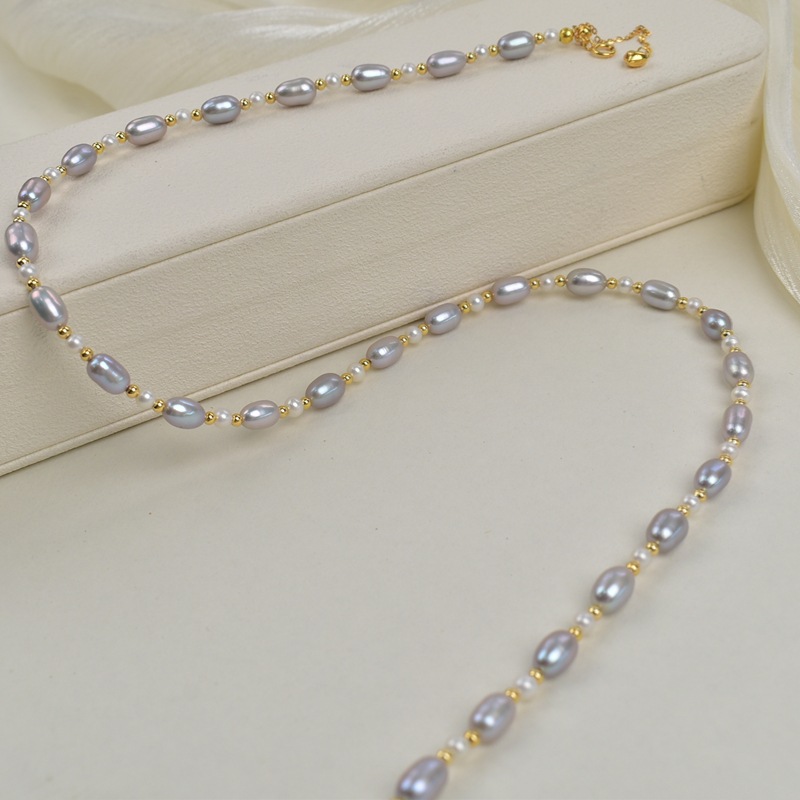 45cm natural freshwater pearl grey rice bead necklace for women, light luxury, simple and versatile collarbone chain S925 silver neck chain Application Scenario