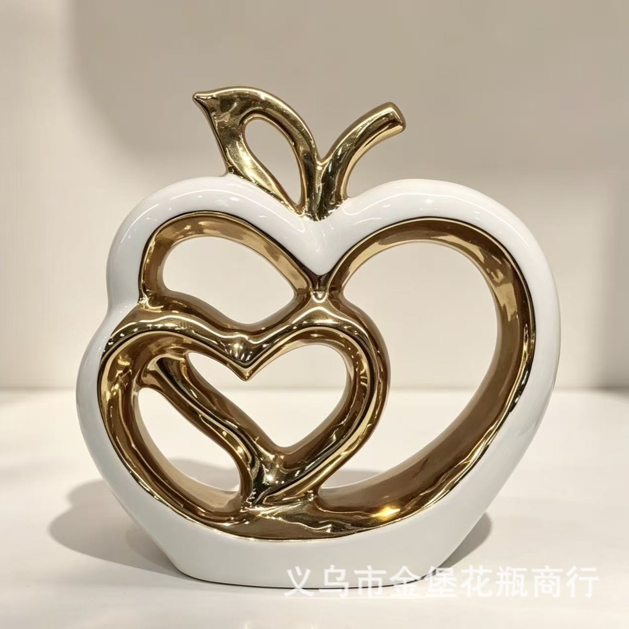 Nordic-style white gold hollowed-out apple heart-shaped decorations, wedding and housewarming gifts, home decoration handicrafts in bulk
