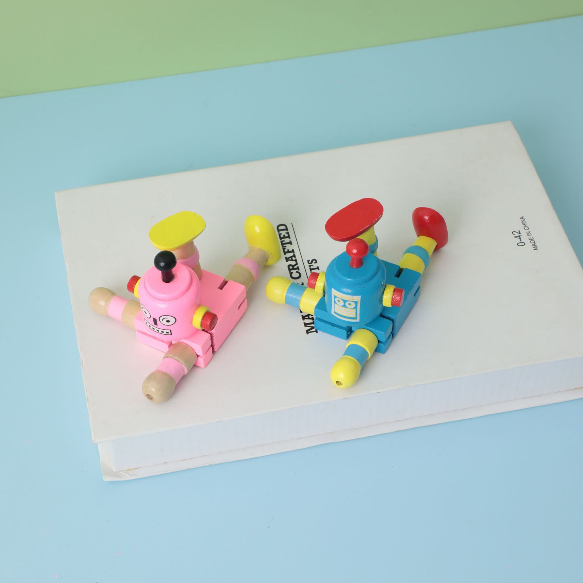Traditional outdoor wooden toys, versatile dolls, small school toys, educational toys, children's outdoor wooden dolls