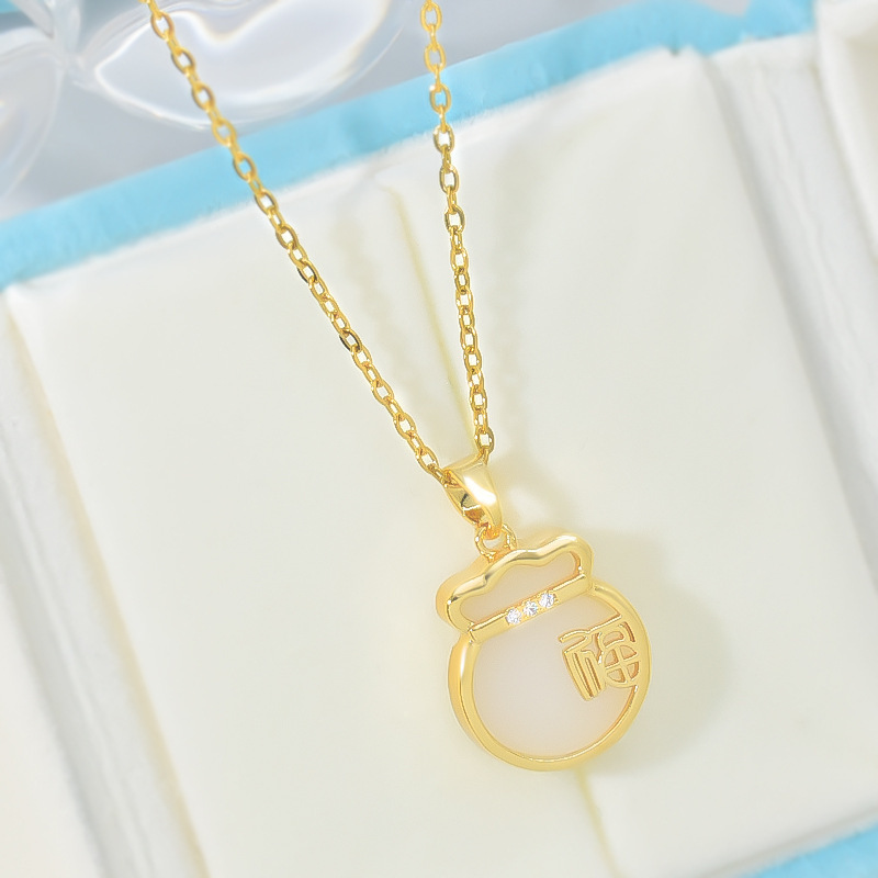 2024 New imitation jade lucky bag pendant with micro-inlay ethnic style, retro personality, versatile, internet-famous, high-end women's collarbone chain Specification image