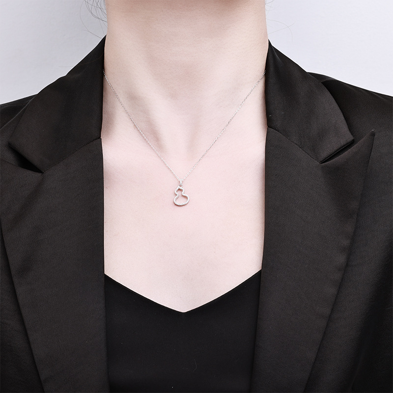 新款高级感轻奢项链女国潮镶钻镂空福禄葫芦吊坠S925纯银锁骨链