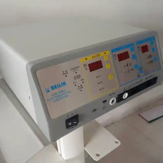 DGD-300B-2 high-frequency electrosurgical knife, an English version portable 400W medical high-frequency electrosurgical device exclusively for foreign trade Specification image