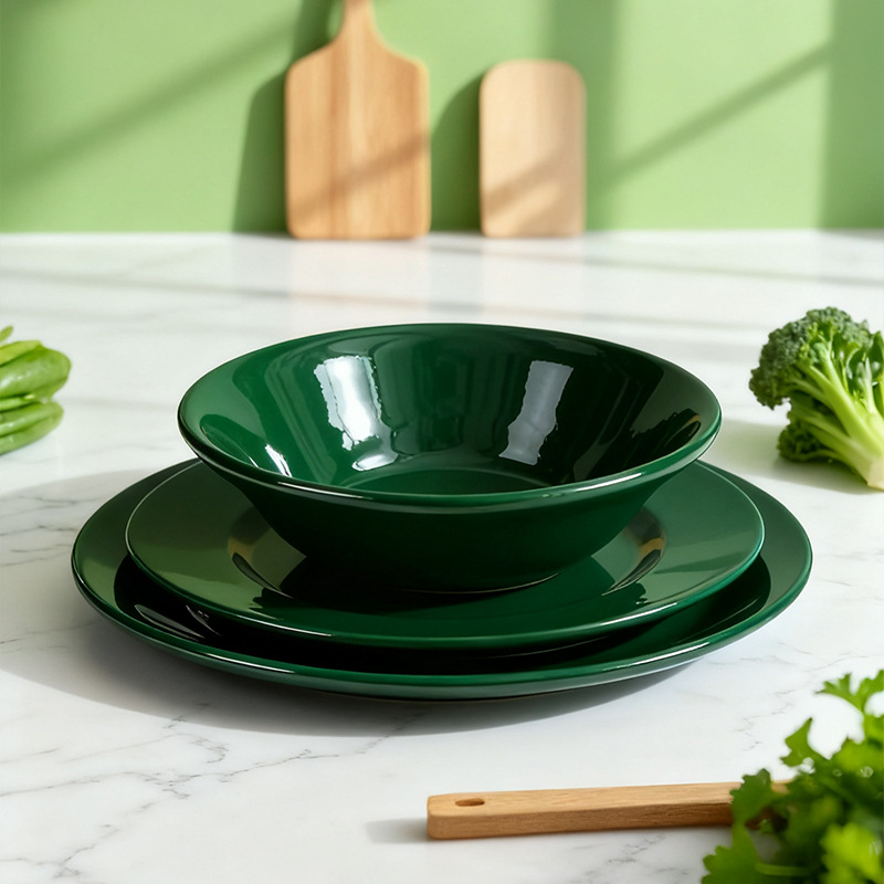 Foreign trade dark green plastic snack round plates, stir-frying plates, unbreakable cold dish plates, high-quality new models, OEM full figure