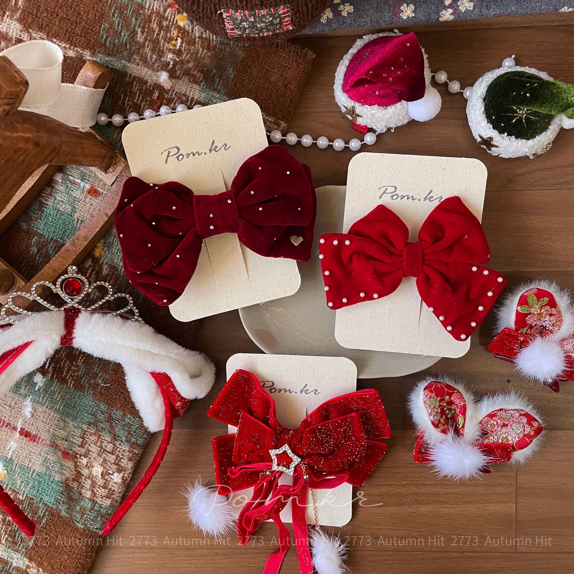 Korean-style children's red textured velvet fabric bow hair clips, girls' plush ball hair bands, hair bands, girls' hair accessories Application Scenario