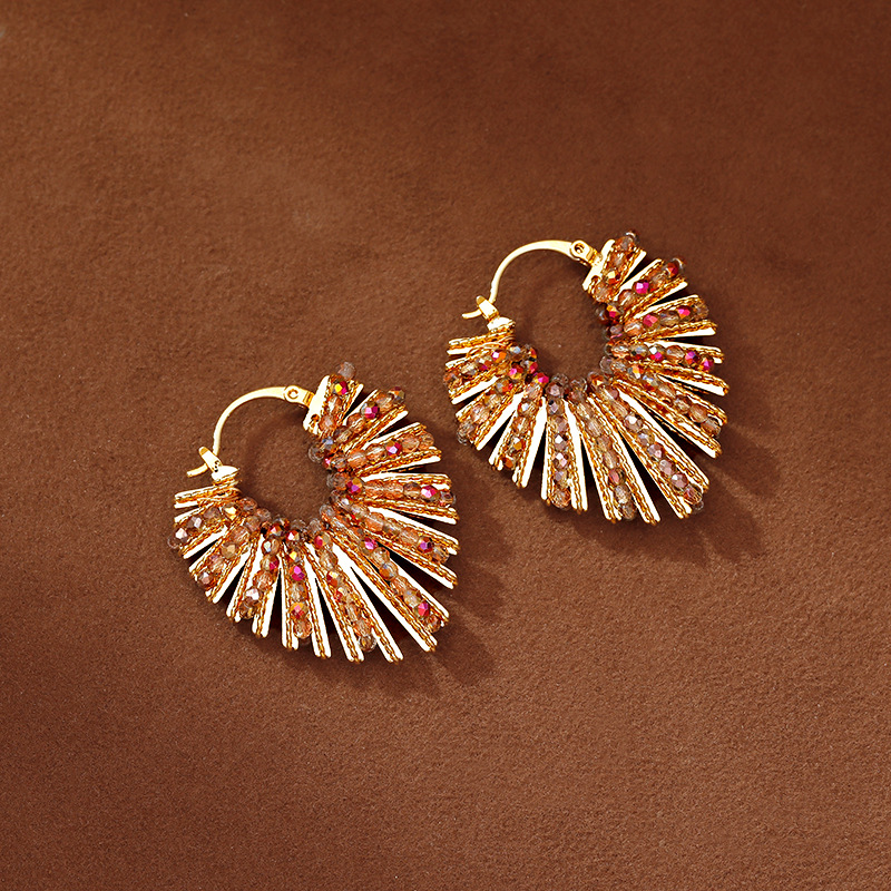 Fashionable, individualistic, elegant and high-end crystal ear buckles, unique designer earrings, new trendy earrings for 2026 details Picture
