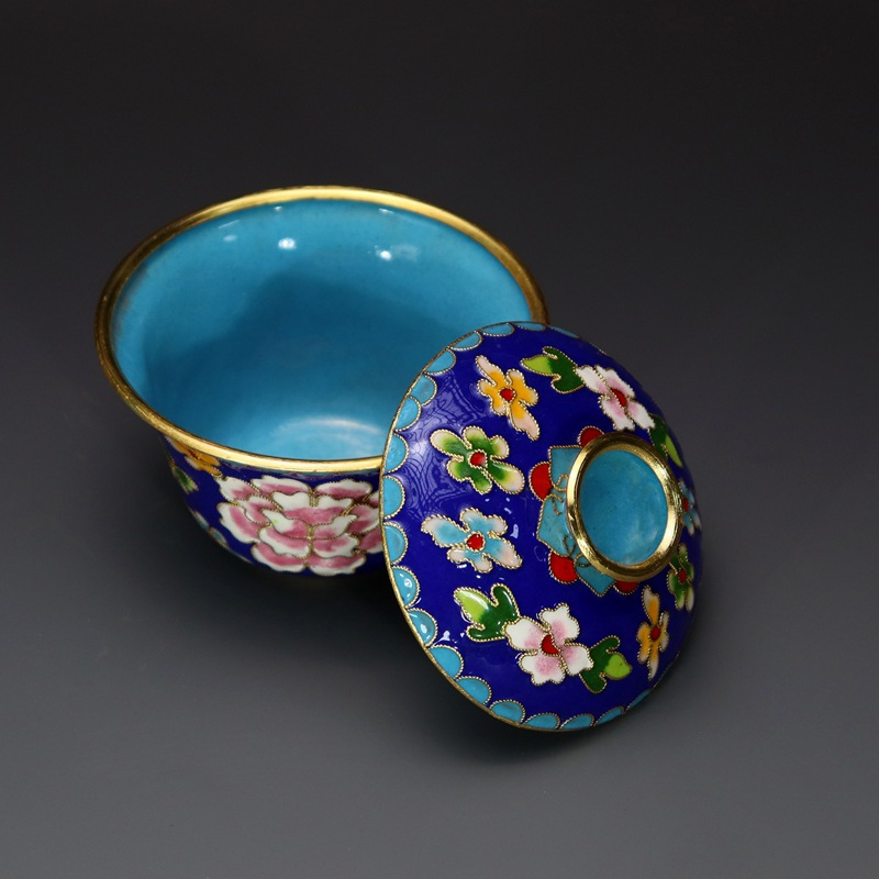 Beijing Cloisonne craft cultural gift and decorative items: copper body, cloisonne enamel, filigree, silver blue, large and small tea bowls and covered bowls details Picture