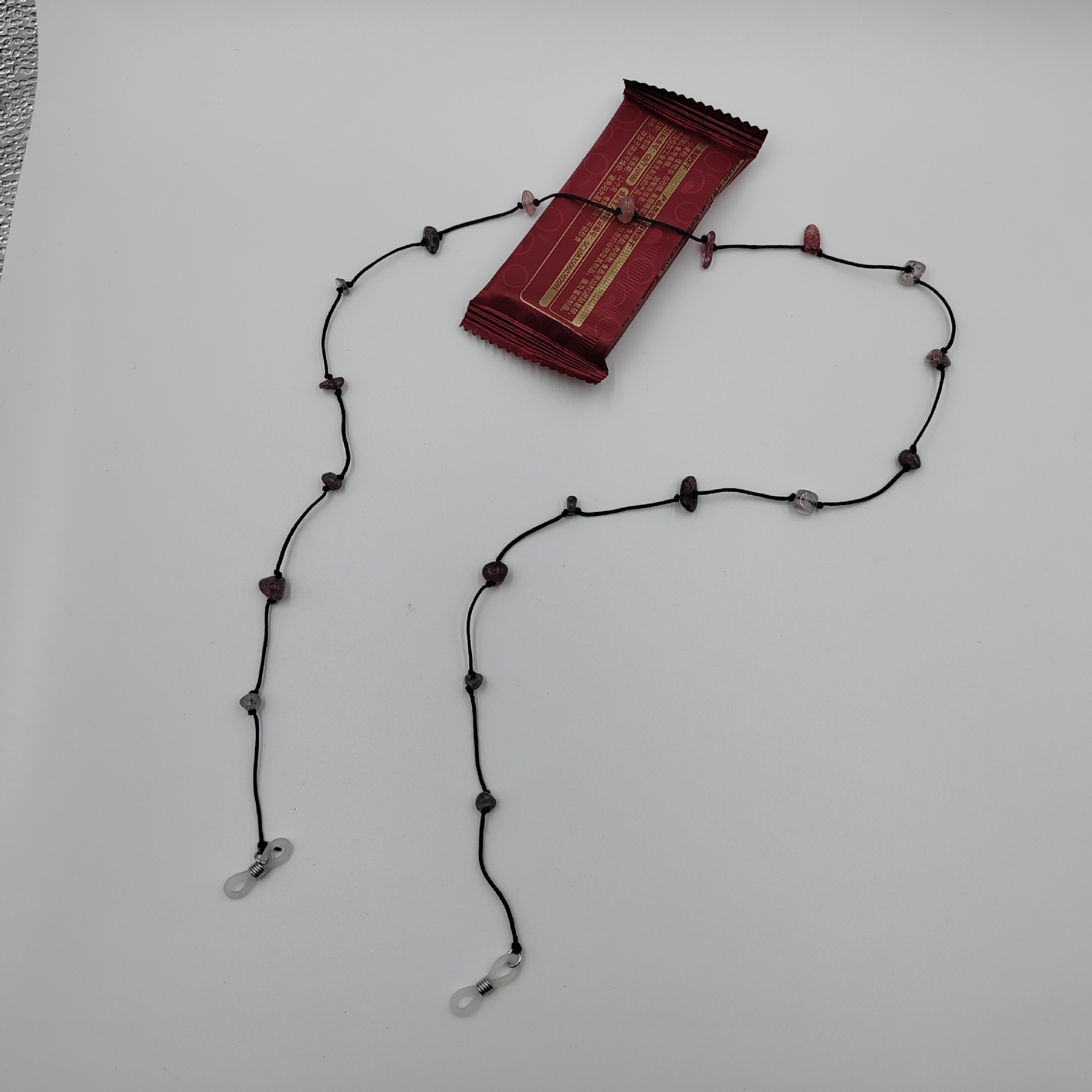 Retro crushed stone woven glasses chain necklaces, women's mask chain necklaces, anti-slip and anti-loss pendants, factory direct sales, artistic style details Picture