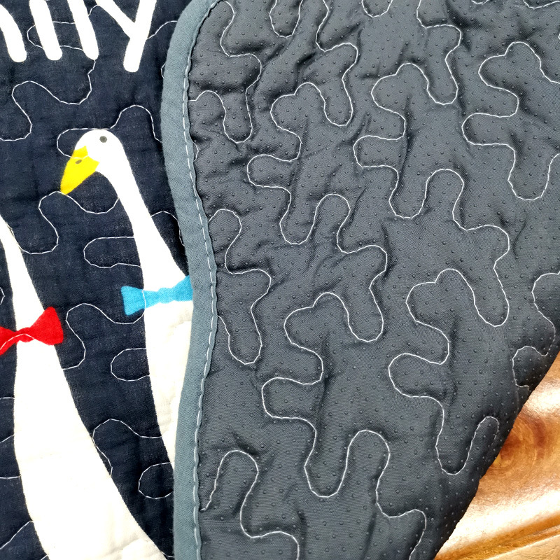 A simple and anti-slip car cushion without a backrest, three-piece set, single-piece cotton fabric seat cushion with ventilation and breathability Application Scenario