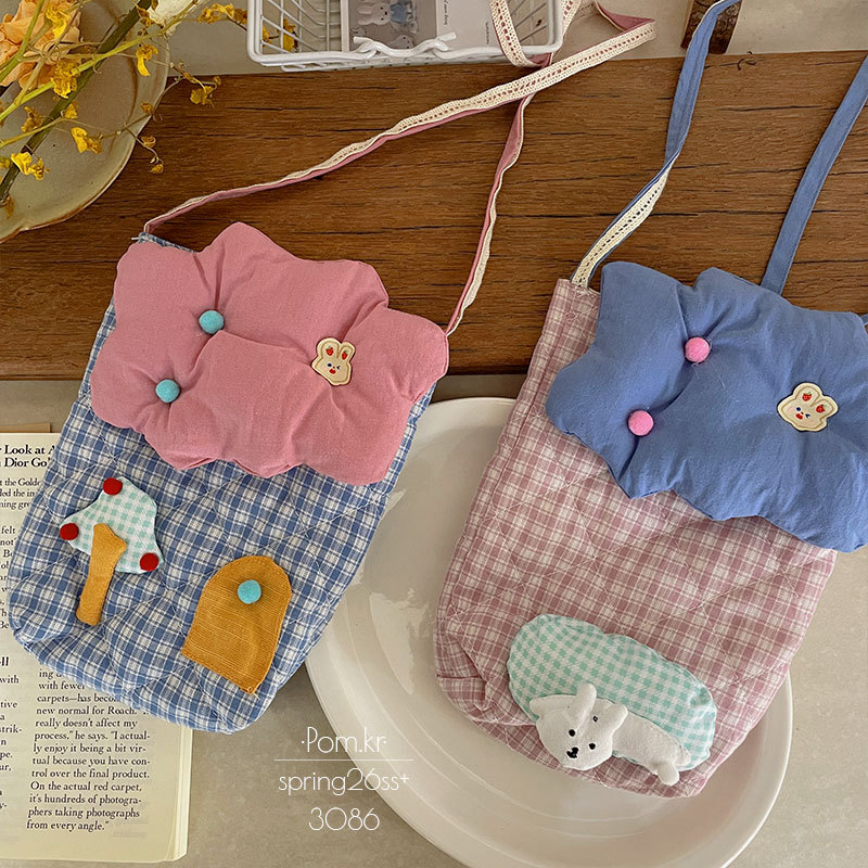 Spring new cloud-patterned bag fabric children's cute storage crossbody bag cartoon rabbit casual bag accessories Application Scenario
