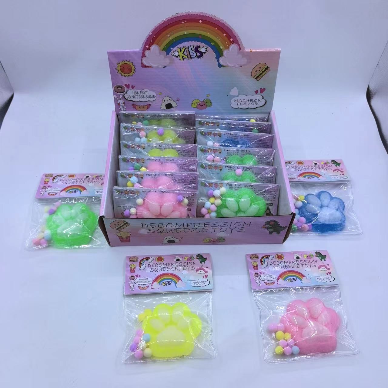 Wholesale of four-color plush card cat claws (solid color base + white claws) stress-relieving pinching toys from the manufacturer Application Scenario