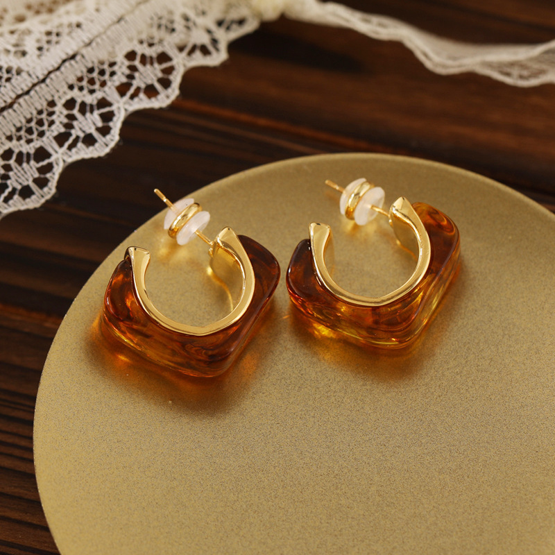 Retro Hong Kong-style amber and agate earrings, elegant geometric square ear rings, simple and fair, high-end women's stud earrings details Picture