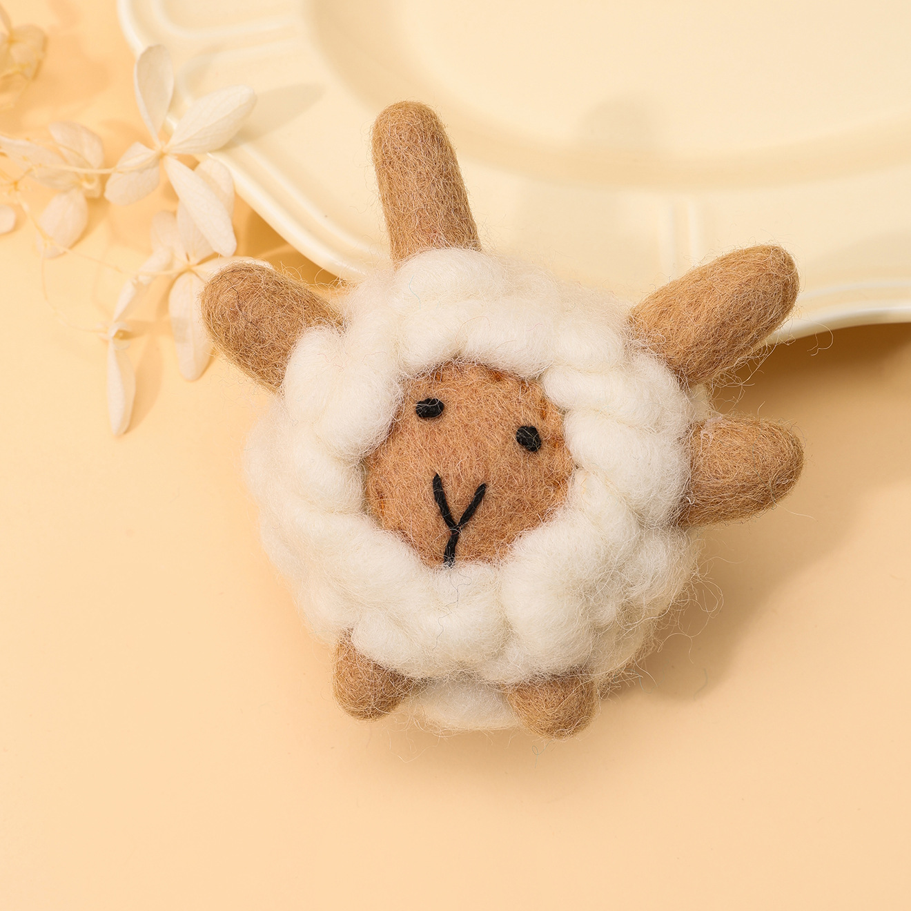 Wholesale of handcrafted wool felt pendants with high appearance standards, three-dimensional doll pendants, niche bag pendants, and cute cartoon pendants Application Scenario