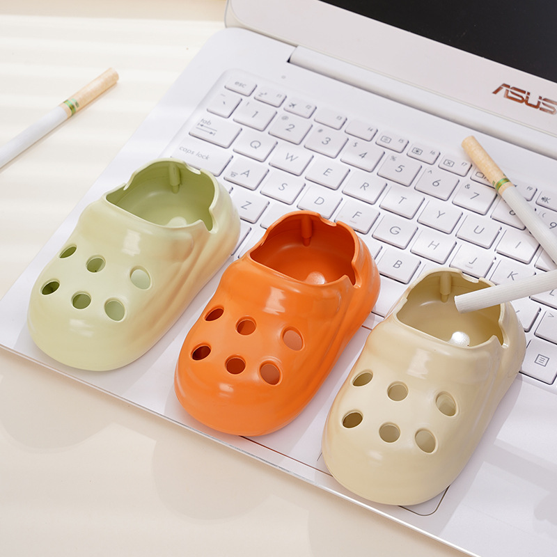 新款创意洞洞鞋烟灰缸办公室家用客厅桌面烟缸潮流网红洞洞鞋防飞详情图4