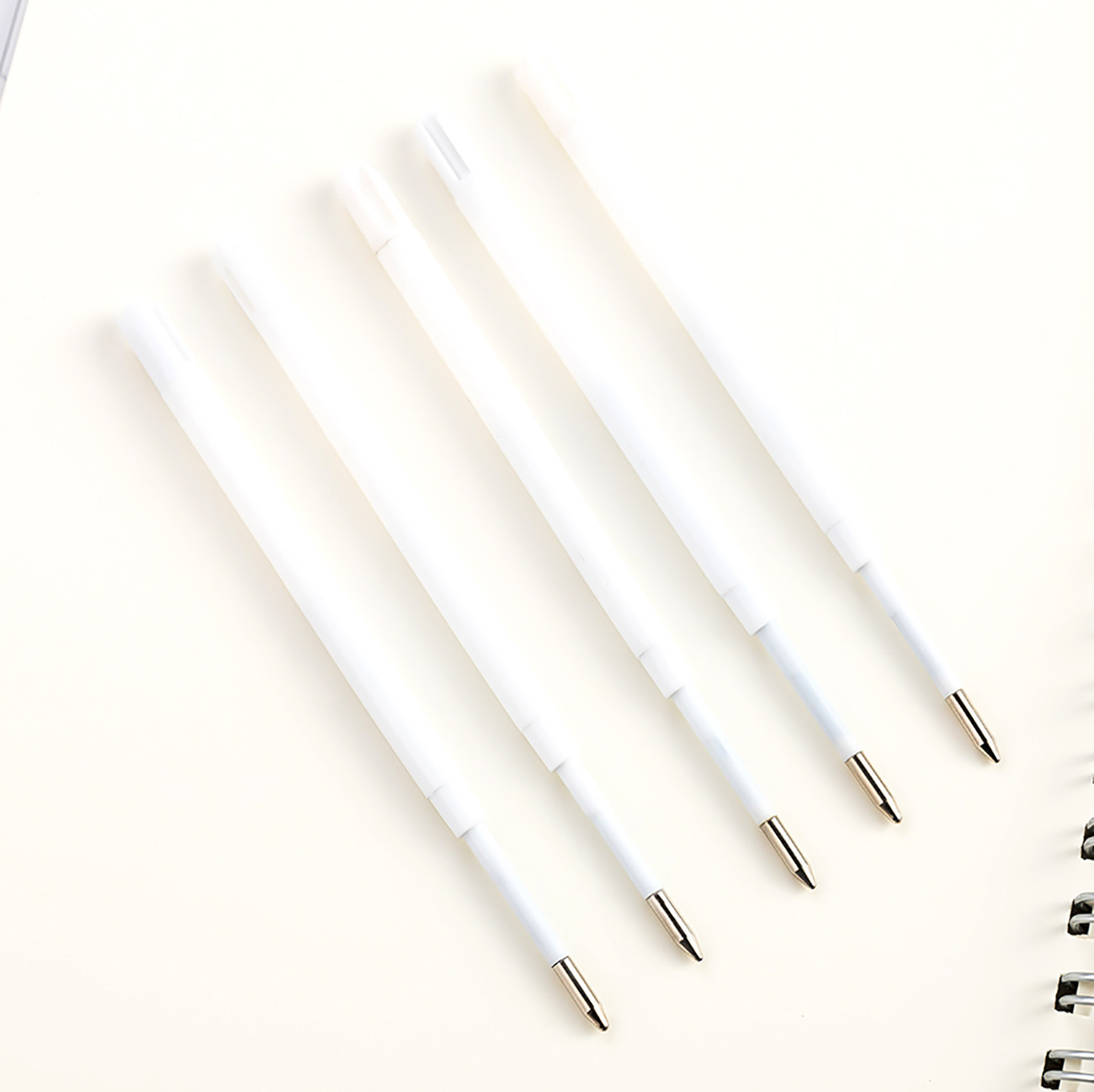 Wholesale gel pens, small white pens for doing exercises, student stationery, st pen refills, quick-drying carbon pens, office signature pens, press pens Application Scenario