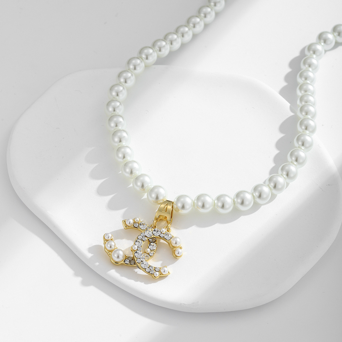 原创设计百搭时尚双C大牌个性潮流项链 时尚通勤网红风珍珠项链产品图