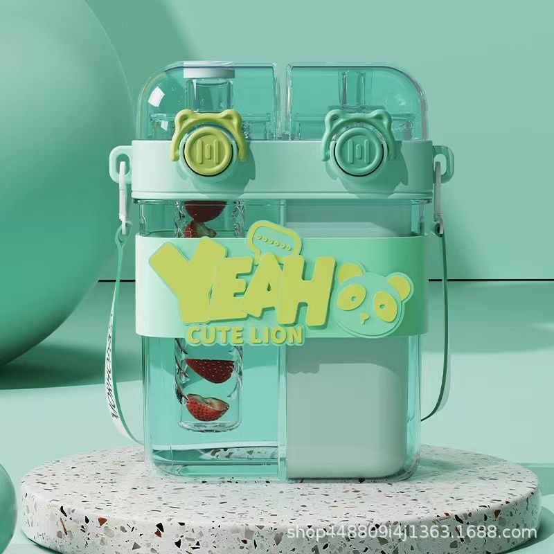 Large-capacity double-drinking cups with compartments, children's water cups, student drinking cups with straws, cartoon outdoor portable cups, water bottles Application Scenario