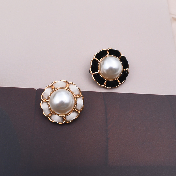 小香风名媛珍珠金属纽扣绒布女士花型针织开衫装饰扣毛衣呢大衣扣产品图