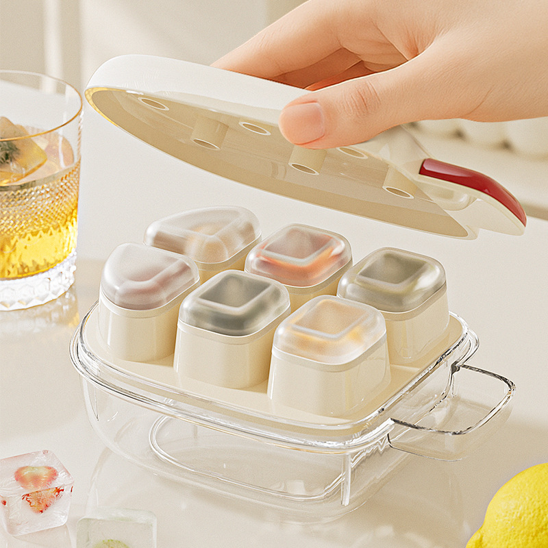 Ice cube tray molds with LIDS for ice storage. Press ice boxes to make frozen ice cubes. Food-grade homemade ice cubes for home use Application Scenario