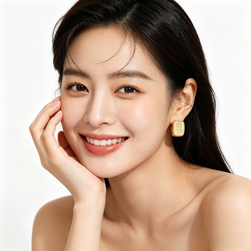 Minimalist copper-plated 18k true gold geometric stud earrings, a niche designer's square honeycomb sparkling earrings and earrings details Picture