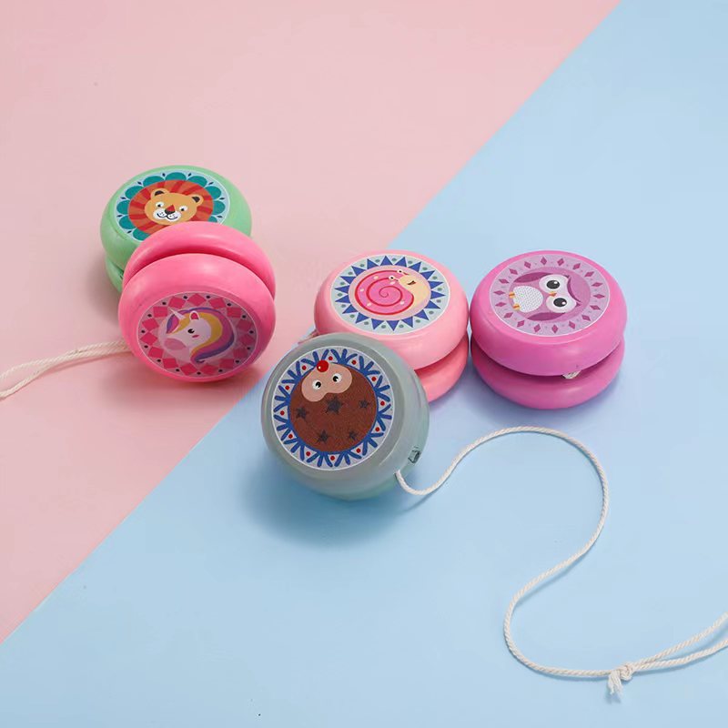 Wooden yo-yo, cute children's cartoon animal spinning yo-yo, classic and nostalgic toys for kindergarten education details Picture