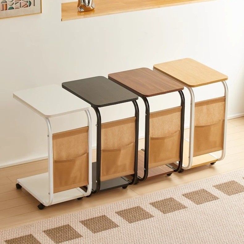 منضدة صغيرة على طاولة جانبية صغيرة في غرفة المعيشة المنزلية Specification image