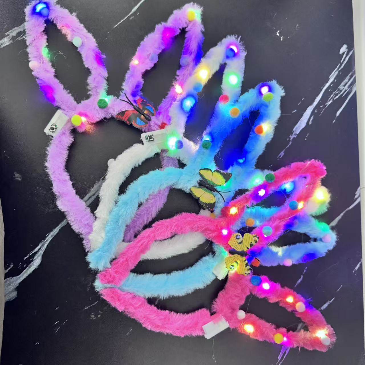 爆款网红毛绒发光发箍夜市摆摊带灯兔耳蝴蝶彩球闪光头箍儿童玩具