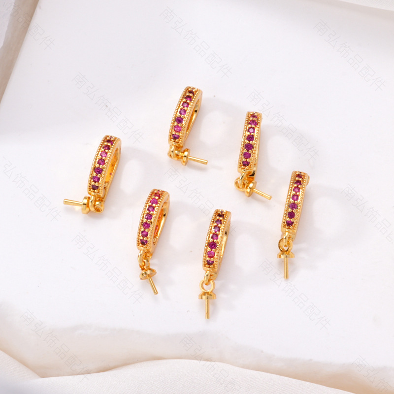 18K gold-plated color-preserving pearl necklace pendant buckle, micro-inlaid universal buckle strap, sheep eye needle empty stand accessory diy accessory Application Scenario