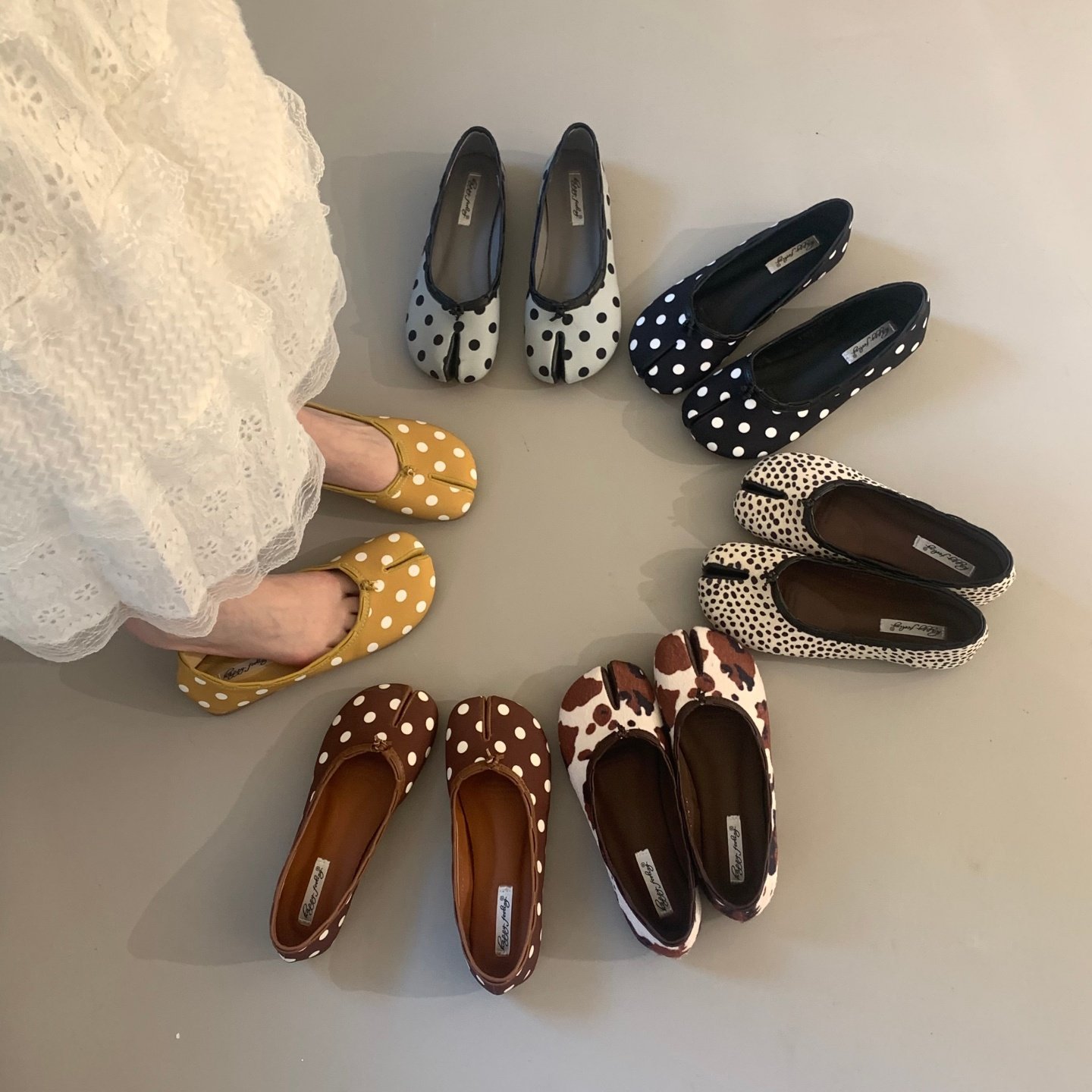 平底豆豆猪脚单鞋女鞋子2026年春秋马蹄分趾拇指猪蹄船鞋红色瓢鞋