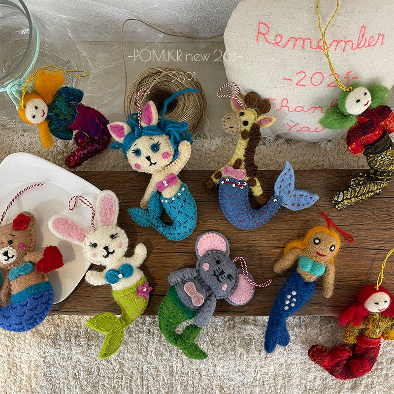 Handmade felt animal mermaid pendant, creative handmade pendant, cute decorative item, children's room display gift
