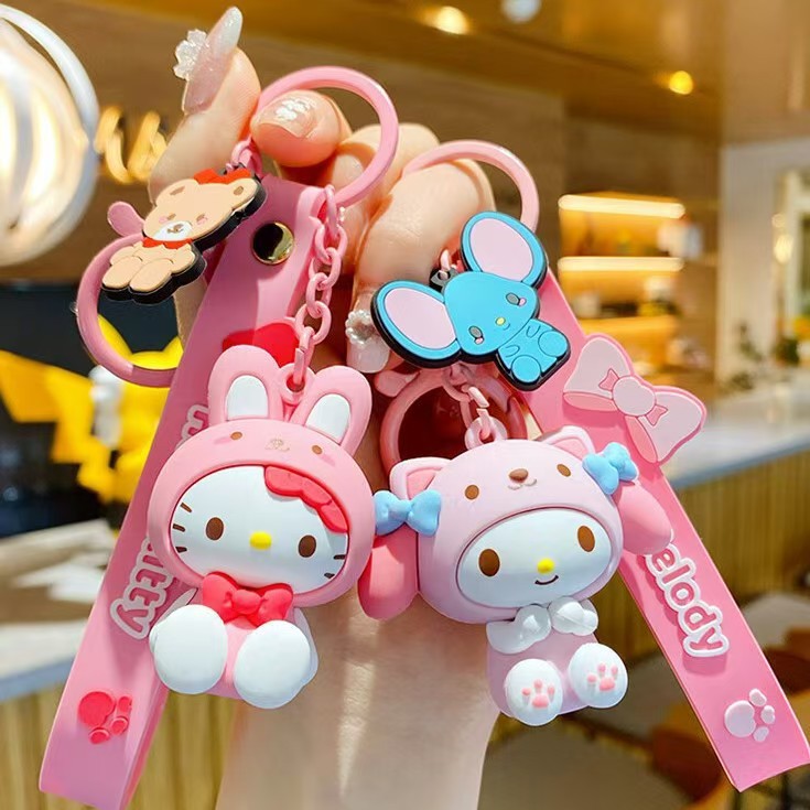 Wholesale of cute Sanrio key chain figurines, car key chain ornaments, schoolbag key chains and accessories details Picture