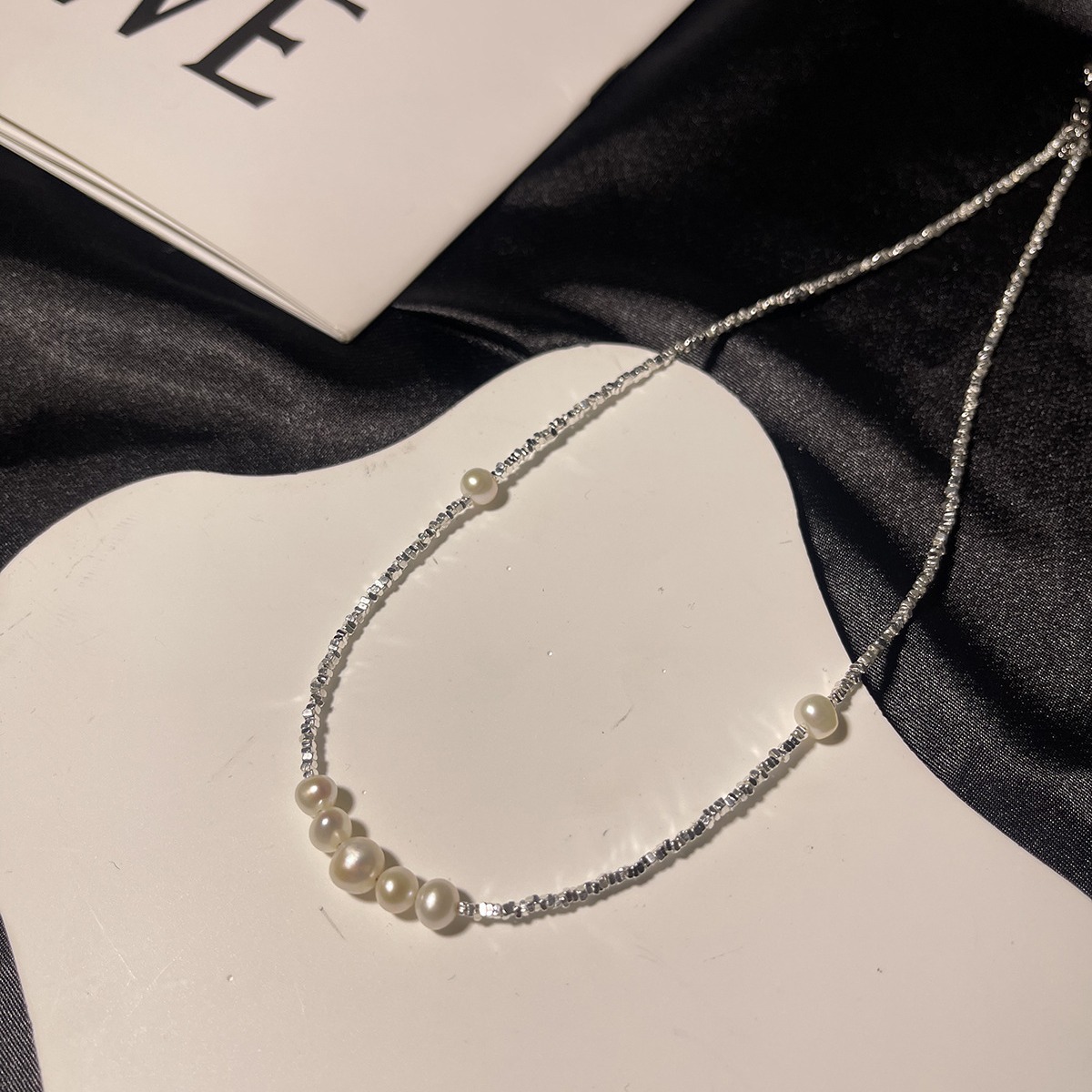 Gradient smile natural freshwater pearl silver necklace for women, S925 silver collarbone chain pendant, artistic style pendant Specification image