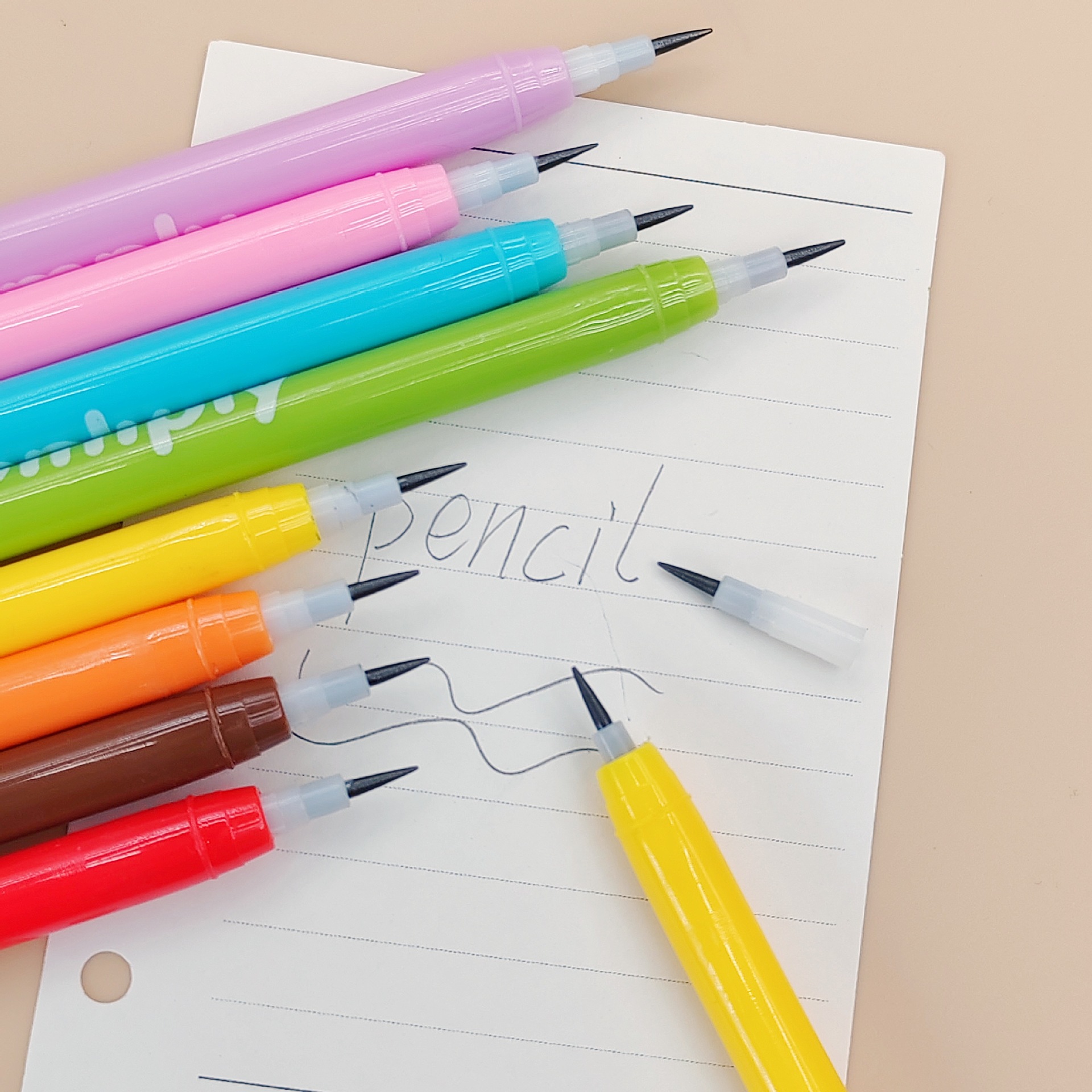Factory direct supply of cartoon-tipped no-cutting bullet pens, replaceable core animal rubber-tipped no-cutting pencils, student stationery wholesale Application Scenario