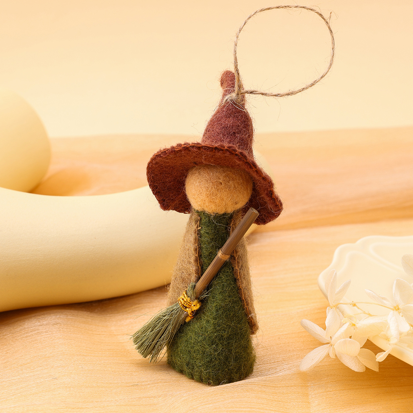 魔法师羊毛毡挂件 高颜值立体玩偶手工可爱挂饰小众包包挂饰批发产品图