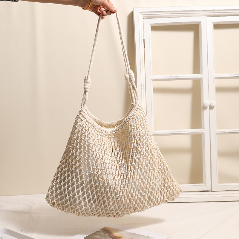 Fashionable fan-shaped large cotton thread woven bag, new large-capacity hollowed-out single-shoulder straw woven bag, beach vacation bag Application Scenario