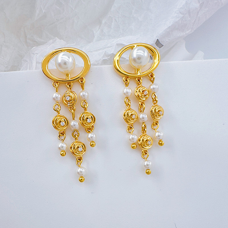 新款时尚女式耳环镂空玫瑰花珍珠耳钉高级感流苏法师轻奢耳饰品