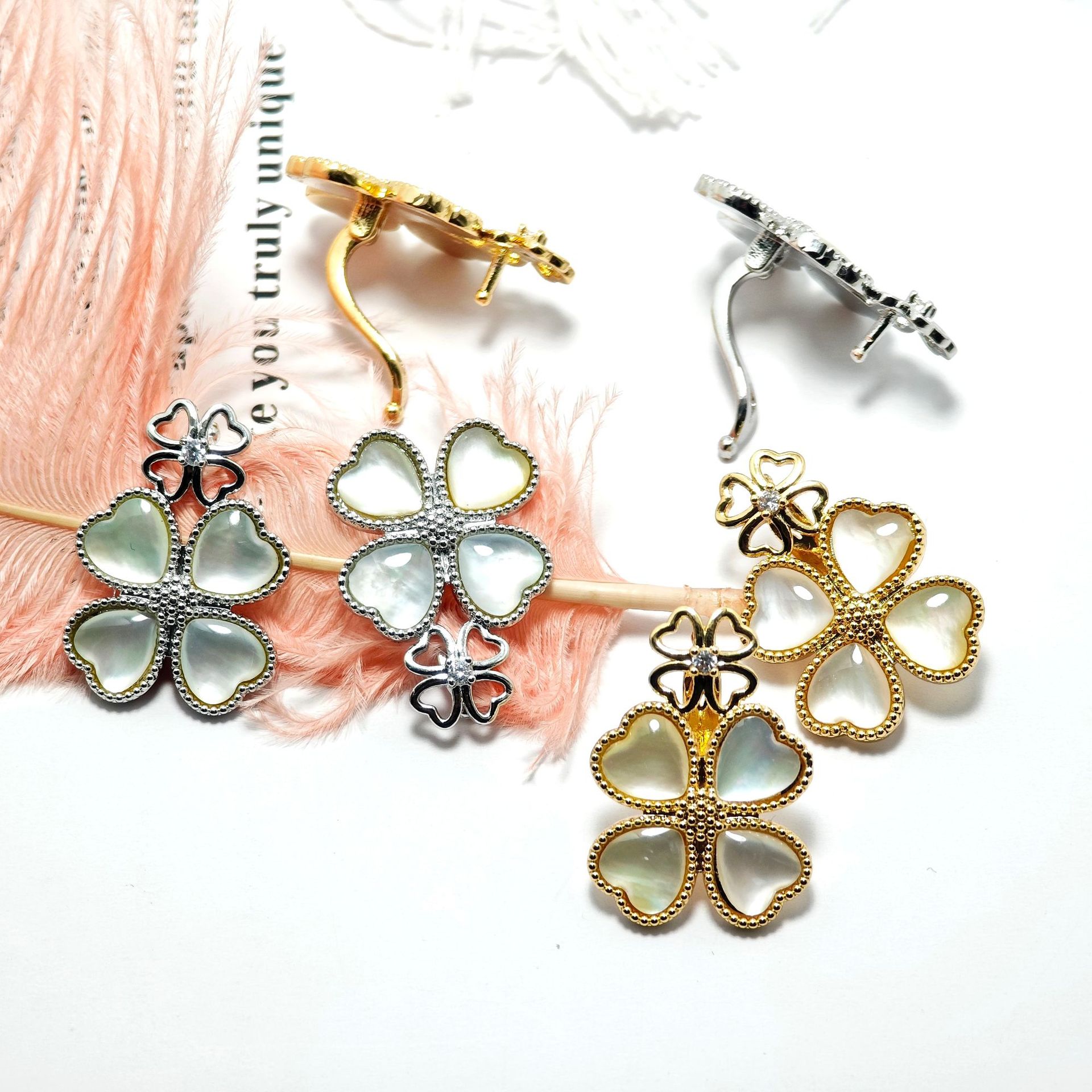 Pearl necklace clasp, white shell clover clasp, handcrafted end clasp, connecting clasp, mother-and-child clasp, sweater chain Application Scenario