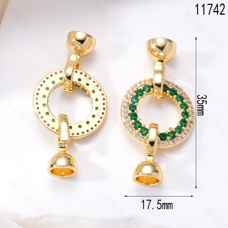 Pearl necklace buckle, emerald zirconium ring buckle, handcrafted end buckle, connecting buckle, mother-and-child buckle, sweater chain diy accessories Application Scenario
