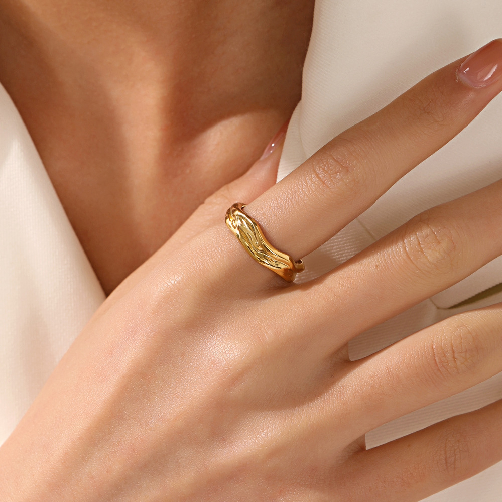 Retro and trendy exaggerated real gold electroplated ring for ladies, European and American fashion, irregular and irregular-shaped opening adjustable ring Specification image