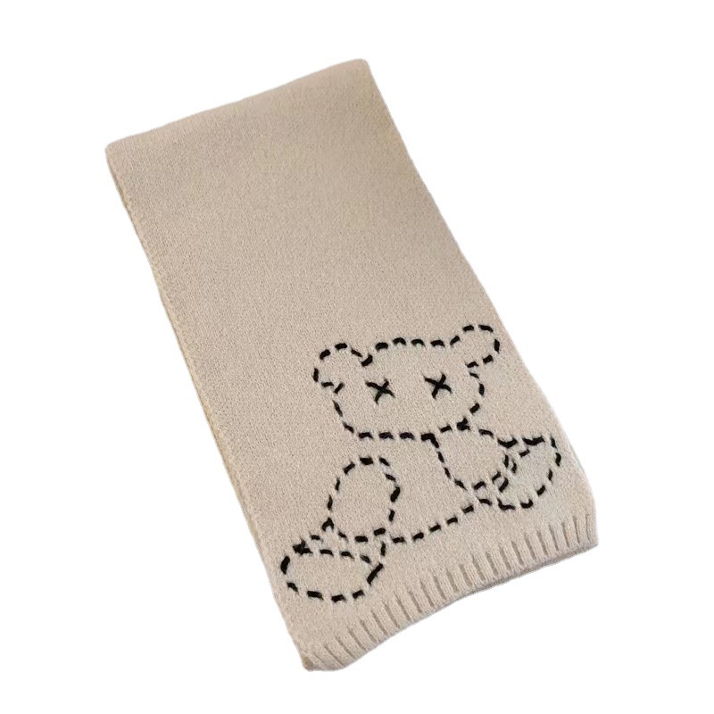 In 2022, hand-stitched cute bear woolen scarves are versatile for female students, providing warmth and protection against the cold in autumn and winter Item Picture