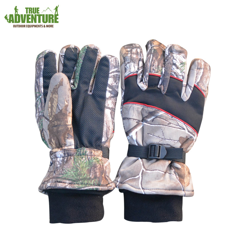 Military color outdoor thickened camouflage gloves windproof and warm tactical military enthusiast gloves outdoor shooting and cycling equipment Application Scenario