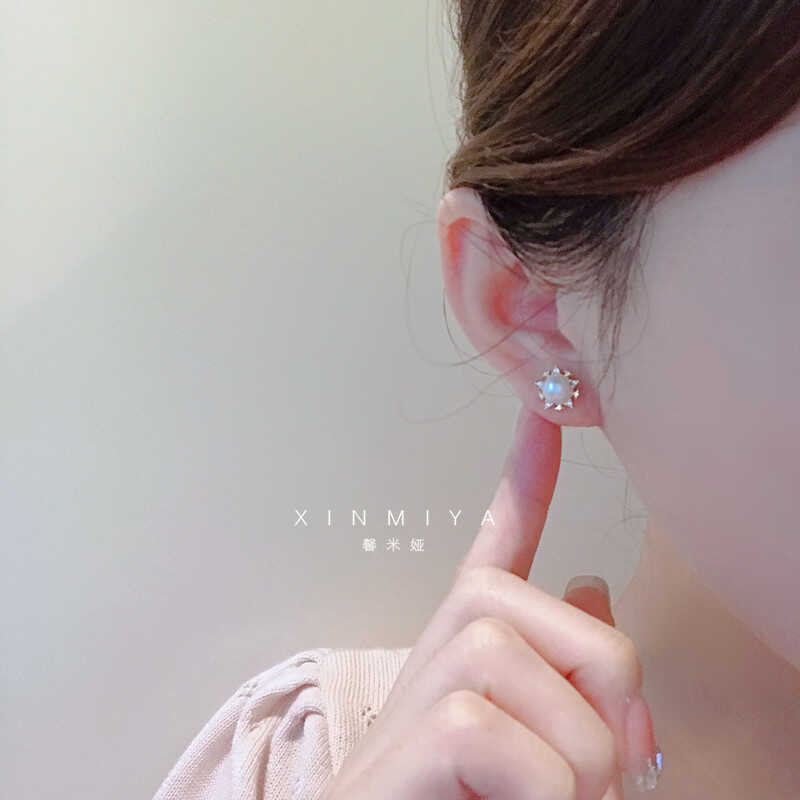 Natural freshwater pearl sunflower stud earrings for women, 925 sterling silver needle, exquisite and elegant high-end earrings, 2024 new style