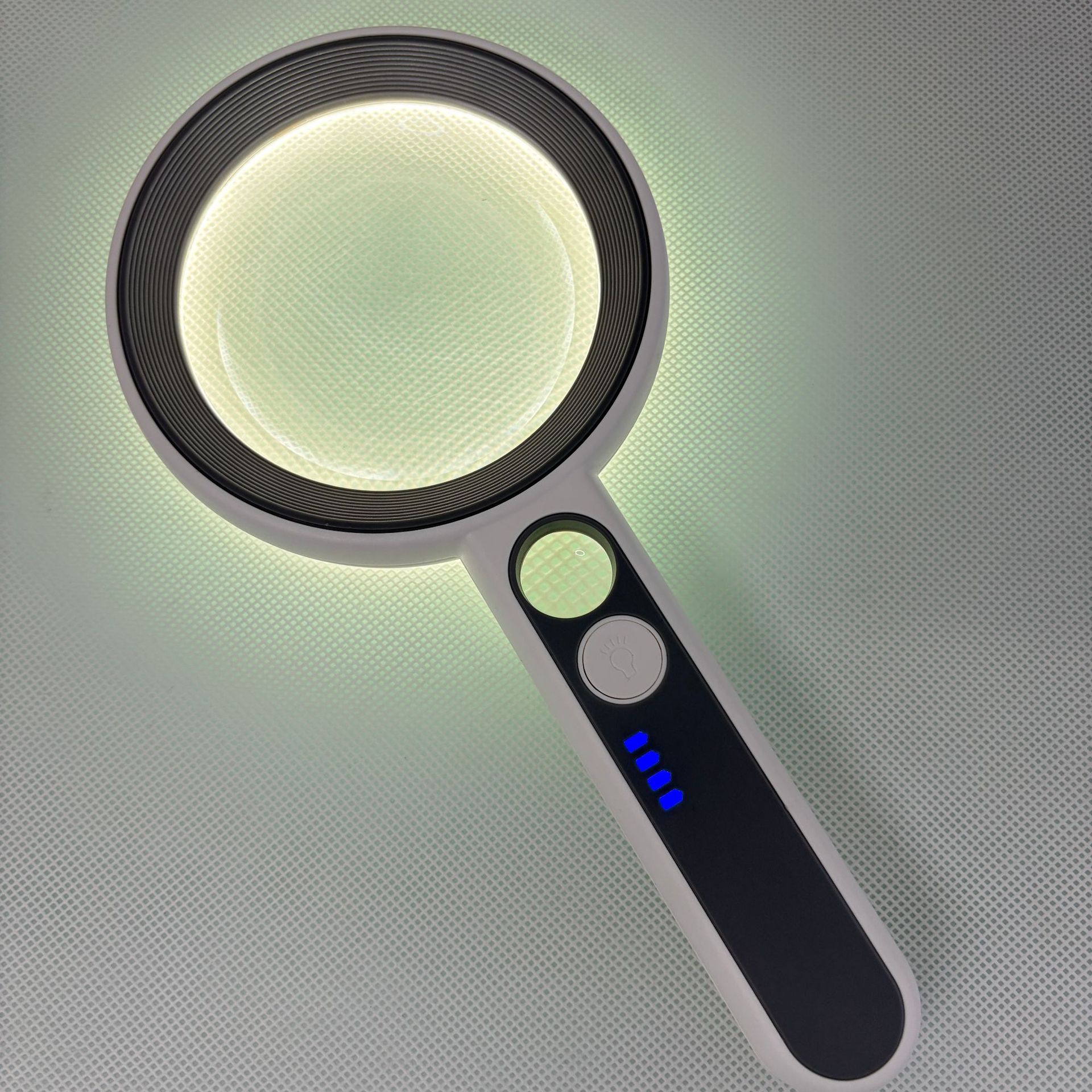 New 20-LED light strip battery level display handheld charging aspheric high-definition reading gift magnifying glass full image