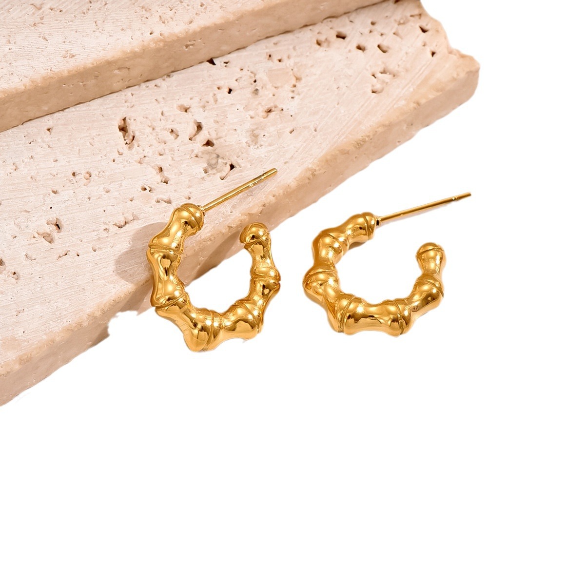 饰品/耳环/耳饰/米珠耳环/编织水晶耳钉白底实物图