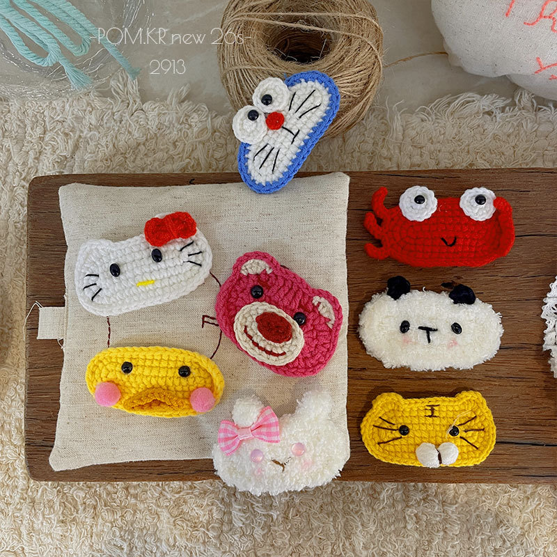New Korean-style autumn and winter knitted handcrafted cartoon hair clips, children's cute side wavy bangs clips, and girls' bye-bye clips details Picture
