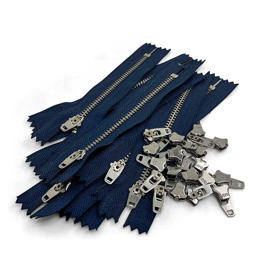 拉链/彩色条防水拉链/PVC拉链/防水拉链/8号尼龙拉链白底实物图